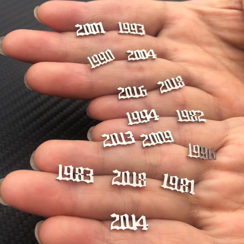 男性と女性のための小さなステンレス鋼のイヤリング,誕生日プレ - Men'S Fashion Year 2000 のレビューと価格